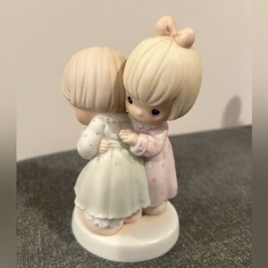 PRECIOUS MOMENTS Elegant Decor Figurine “that’s what friends are for”